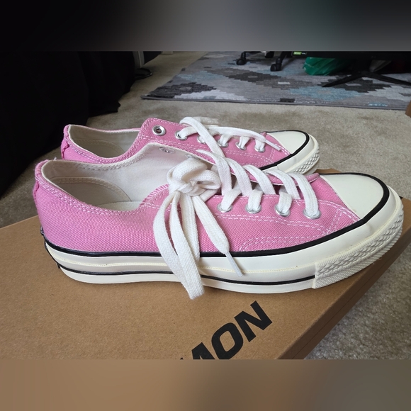 Converse Chuck 70 Low-Top Sneakers - PINK - Picture 2 of 5